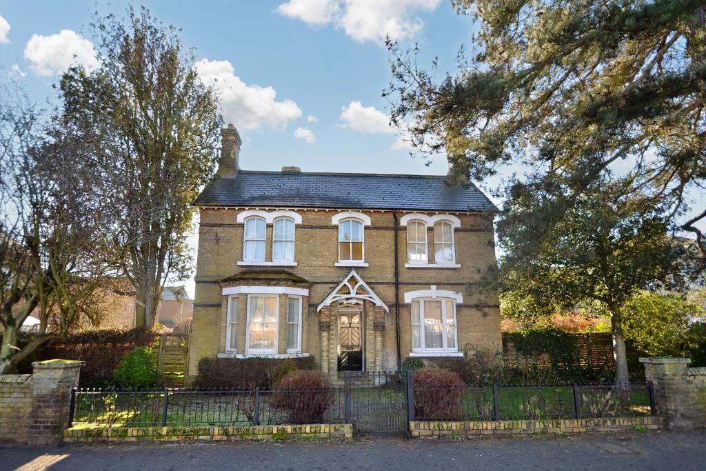 Ampthill Road Shefford